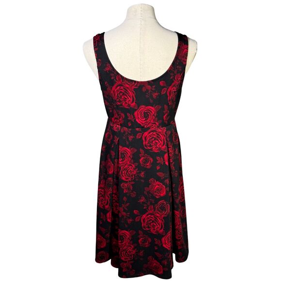 Torrid Mini Dress Size 1 (1X) Black Red Roses Sweetheart Neckline Sleeveless - Picture 2 of 10